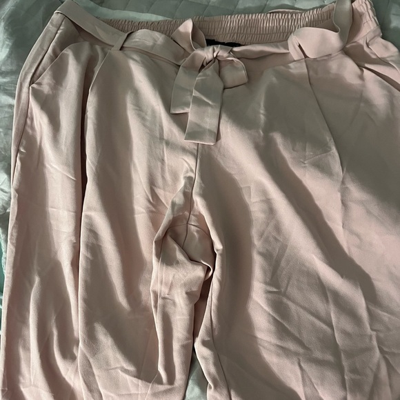 PINK TORRID CROPPED PANTS NWOT SIZE 3 - Picture 3 of 5